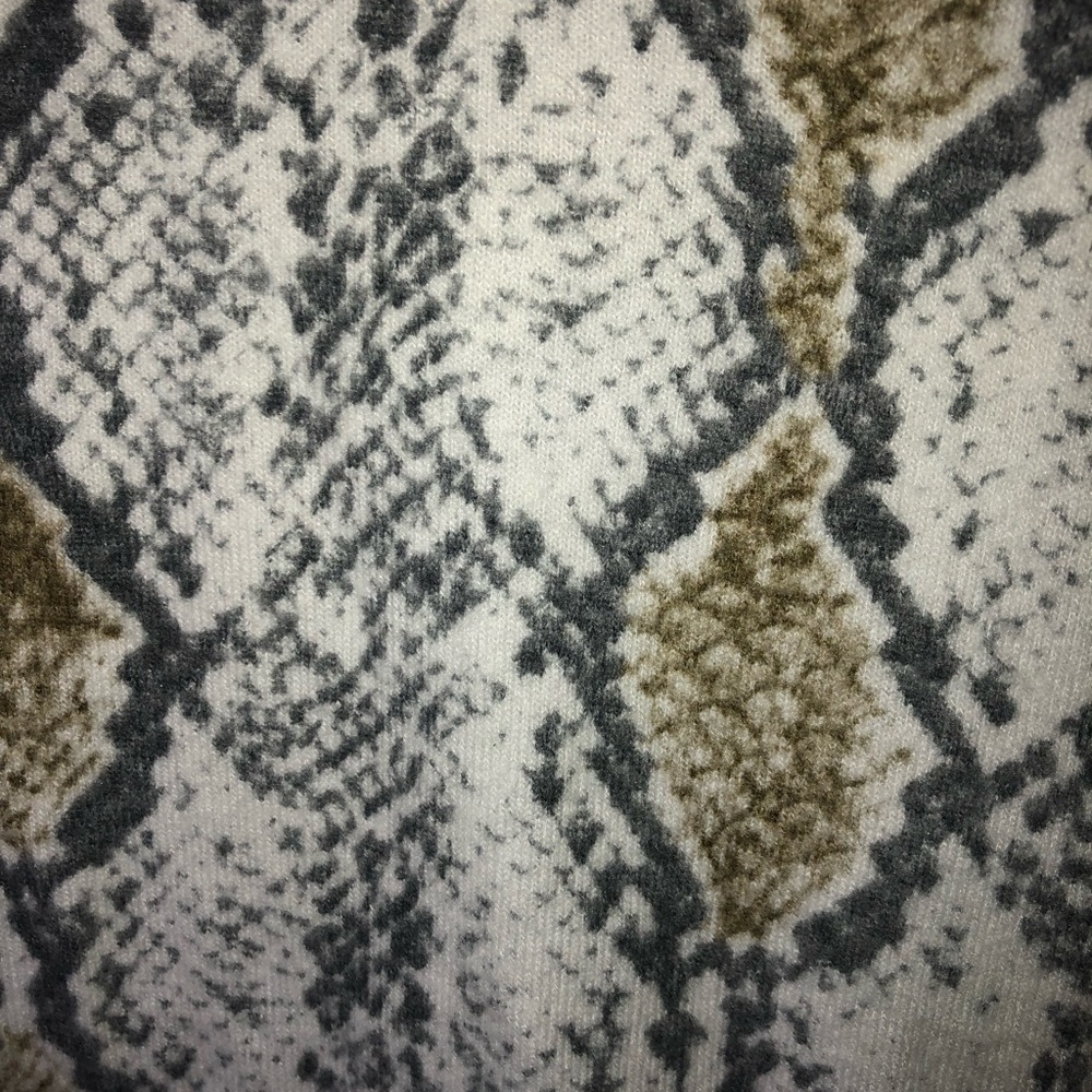Express Snake Print Soft Animal Print Top Blouse XS - Picture 5 of 6